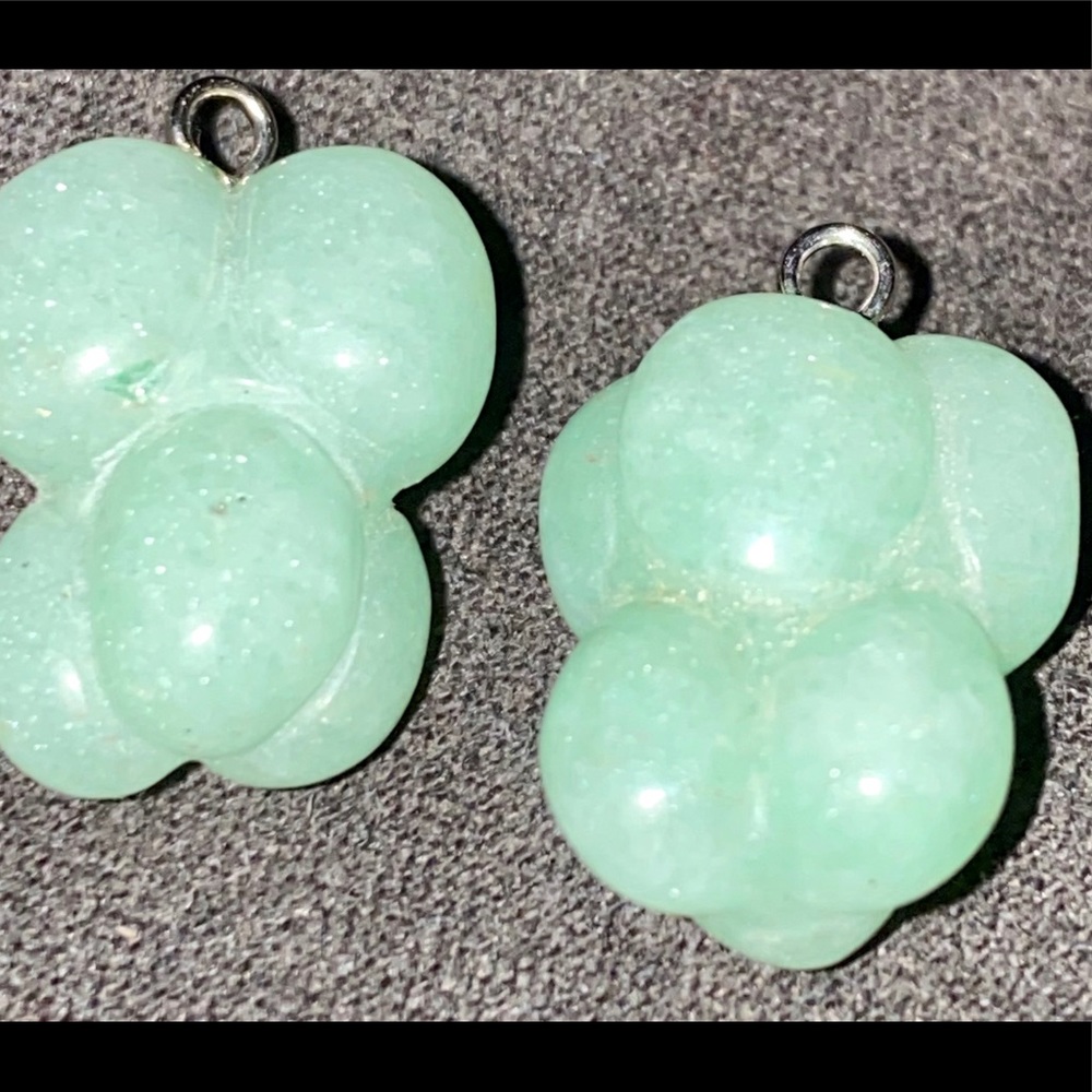 Avent grapes pendant